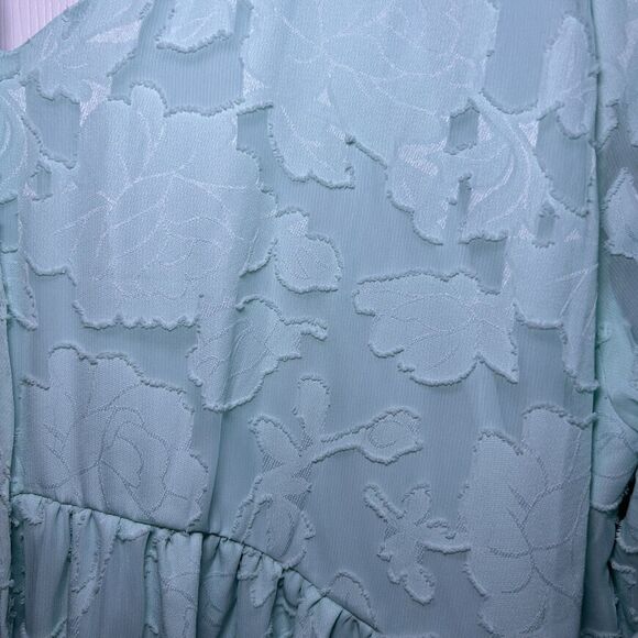 Lane Bryant Plus Size Floral Embossed Peplum Top Blouse Size 14/16 Sea Green - Picture 7 of 8